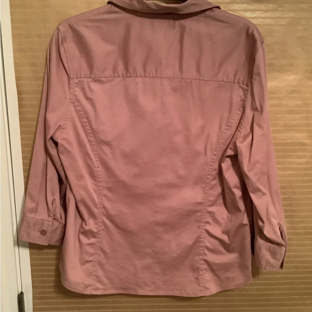 VAN HEUSEN~ MAUVE BLOUSE~ LG - Picture 2 of 4